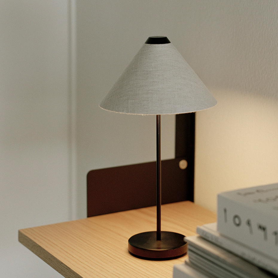 Brolly Portable Bordslampa Linen