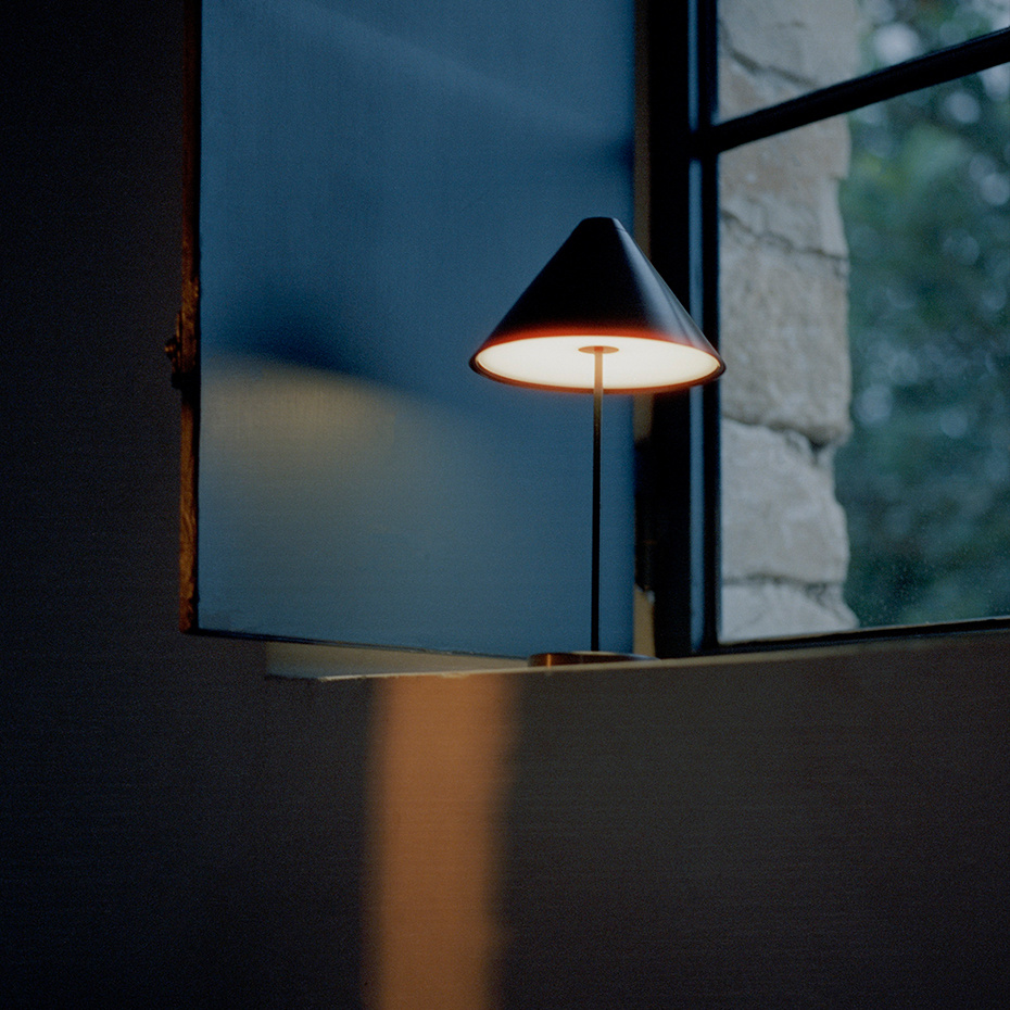 Brolly Portable Bordslampa Steel Black