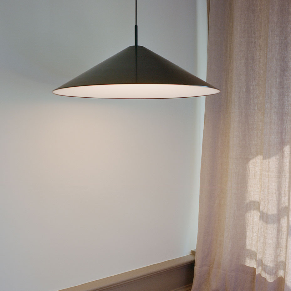 Brolly Pendel Ø70cm Anodized Black