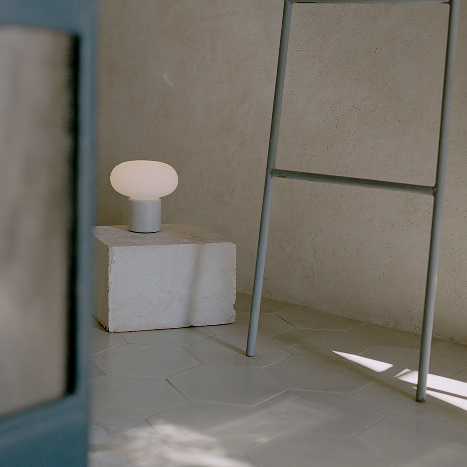 Karl-Johan Portable Bordslampa Light Grey