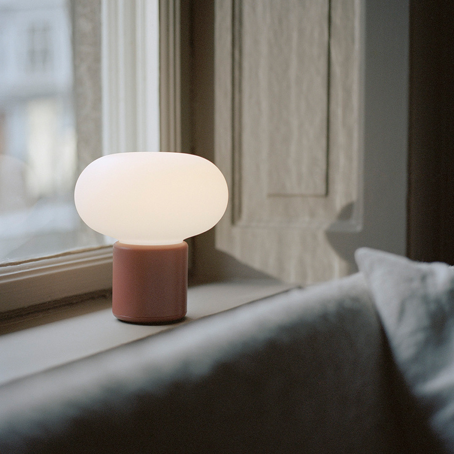 Karl-Johan Portable Bordslampa Earth Red
