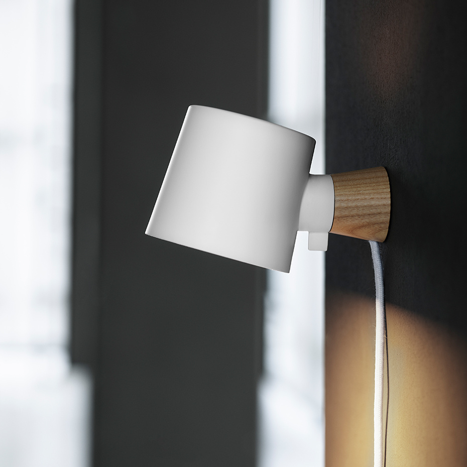 Rise Vägglampa Black