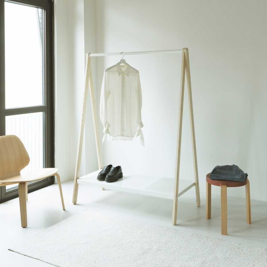 Tap Stool Black Oak/Black