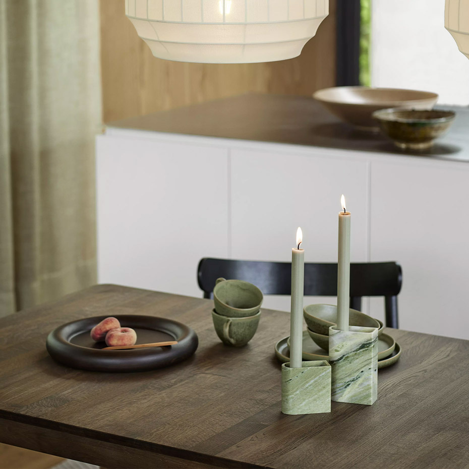 Monolith Candle Holder Low Mixed White Marble