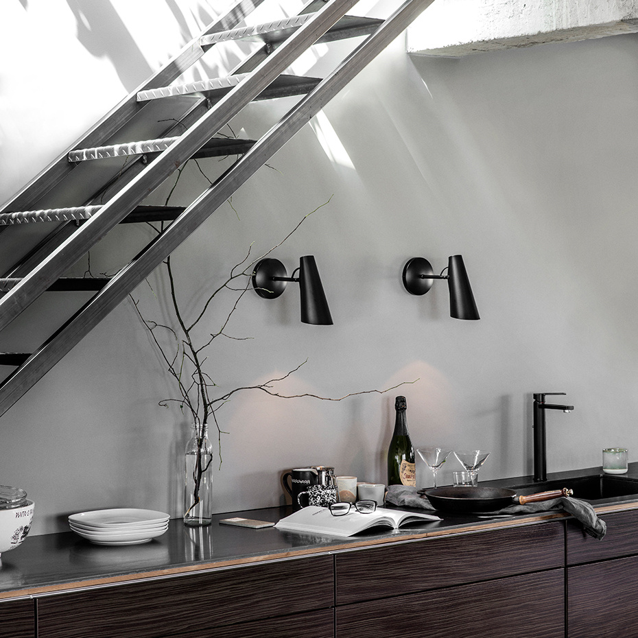 Birdy Vägglampa Black/Brass