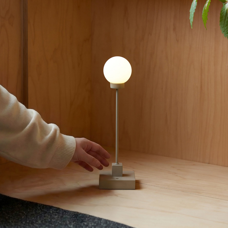 Snowball Portable Bordslampa Grey Beige