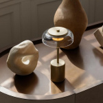 Blossi Bordslampa Mini Portable Nordic Gold/Clear Blossi Bordslampa Mini Portable Nordic Gold/Clear