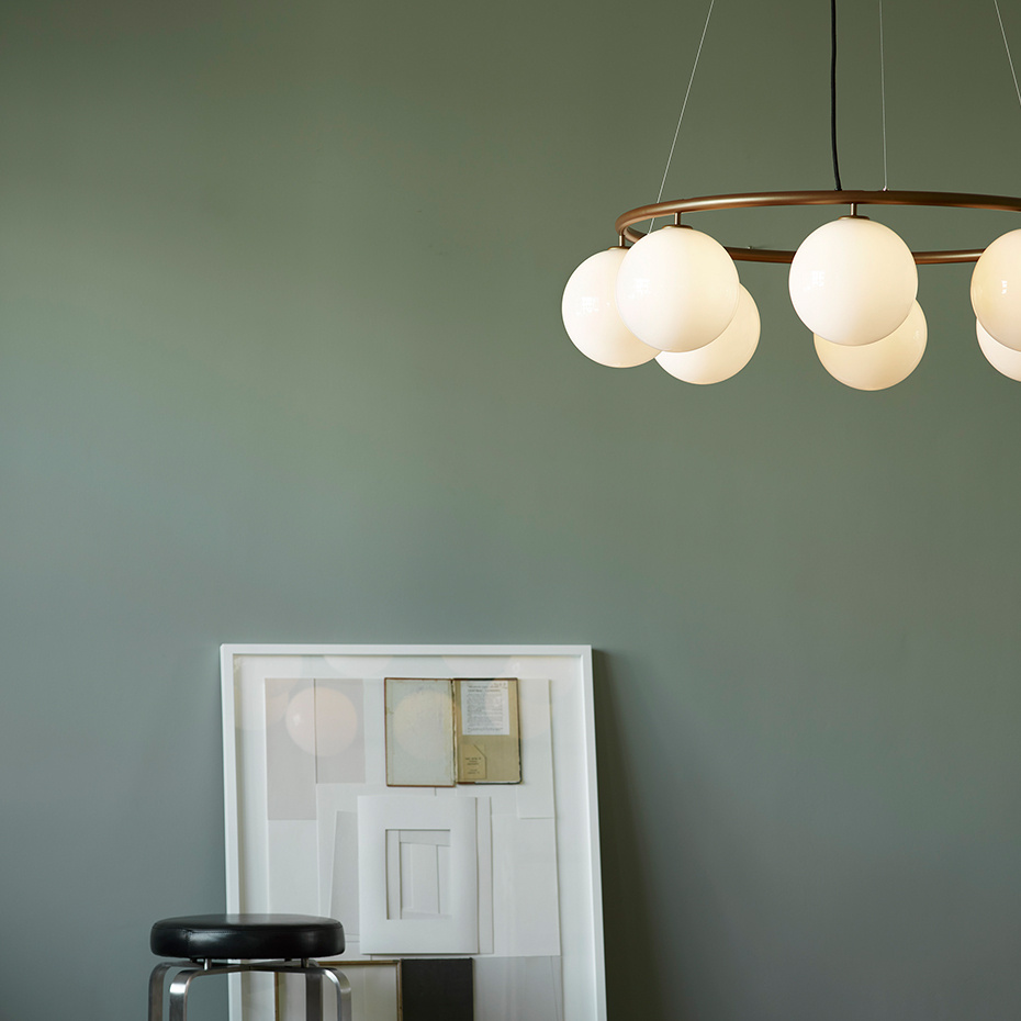 Miira 8 Circular Ljuskrona Dark Bronze/Opal White