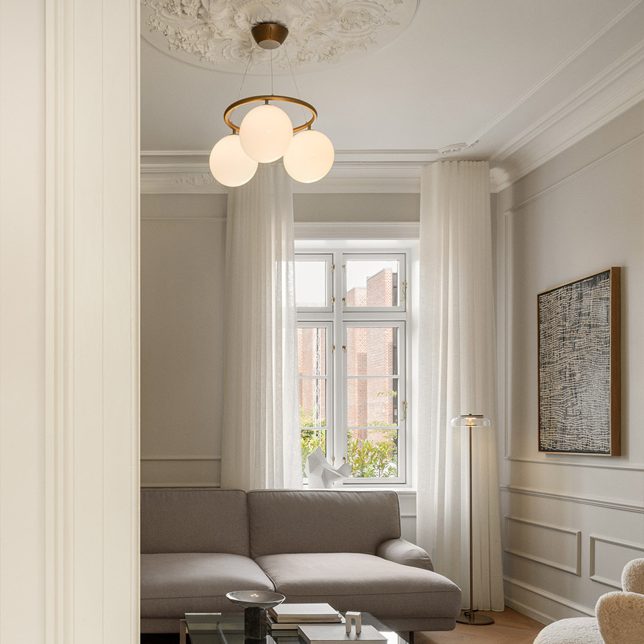 Miira 3 Circular Ljuskrona Dark Bronze/Opal White