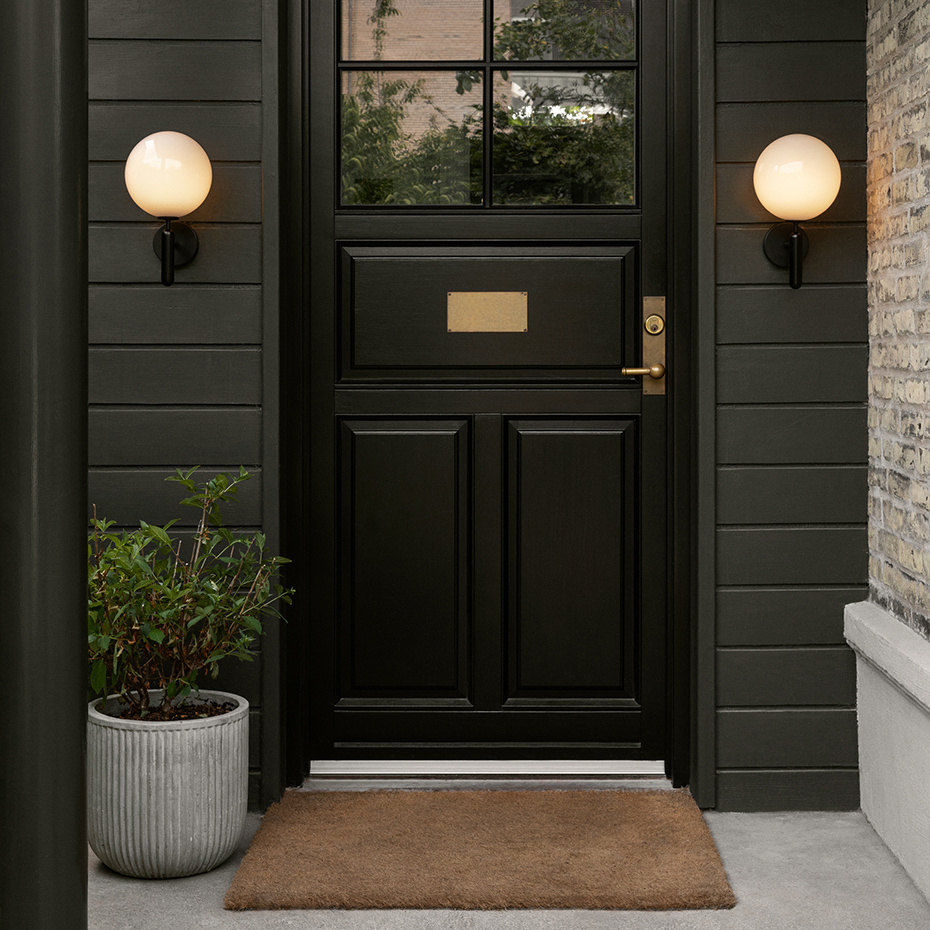 Miira Vägglampa Outdoor Black/Opal White IP54