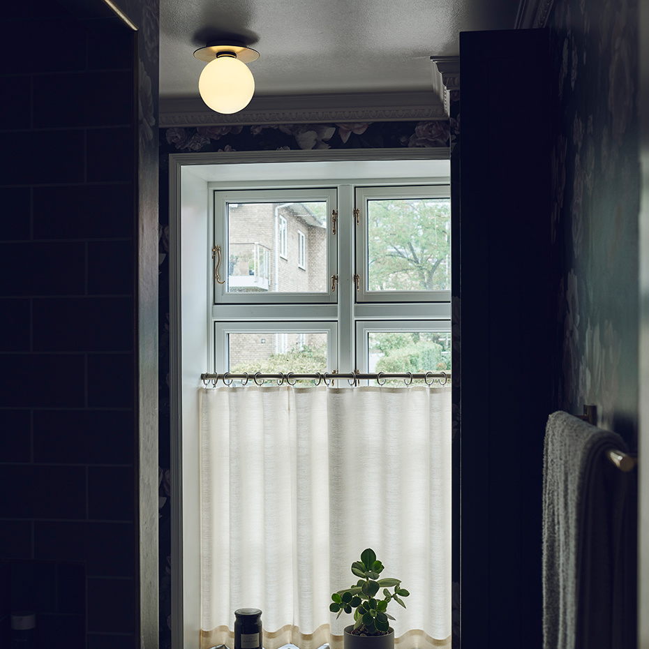 Liila 1 Tak/Vägg Large Nordic Gold/Opal White IP44