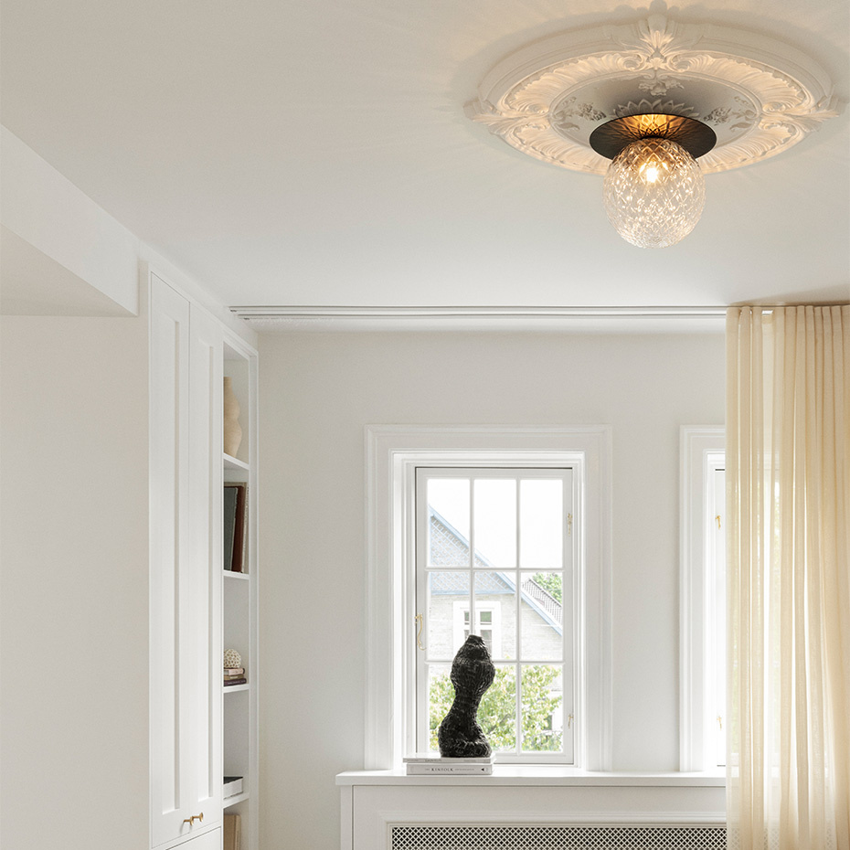 Liila 1 Tak/Vägg Large Black/Optic Clear IP44