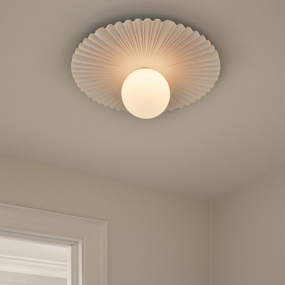 Liila Muuse Tak/Vägg Medium White/Opal White IP44