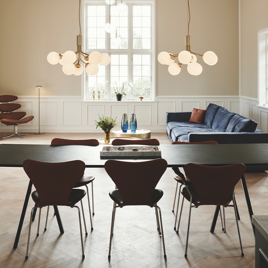 Apiales 9 Ljuskrona Brushed Brass/Opal White