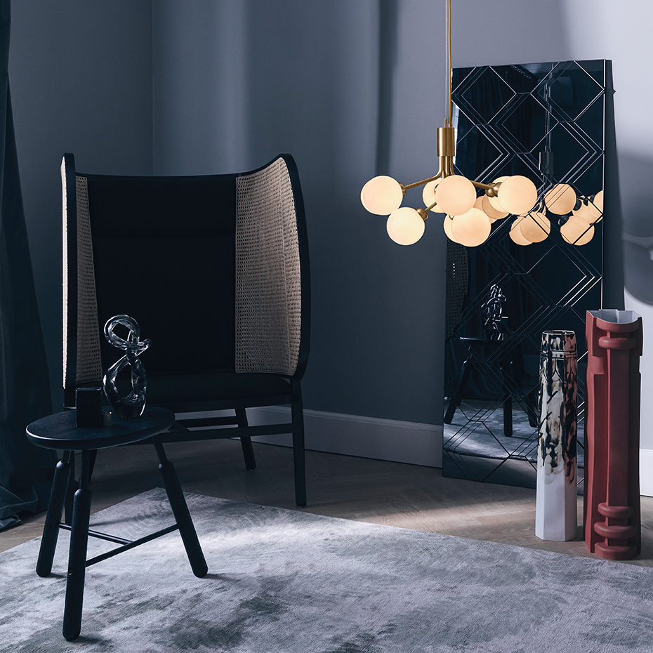 Apiales 9 Ljuskrona Brushed Brass/Opal White