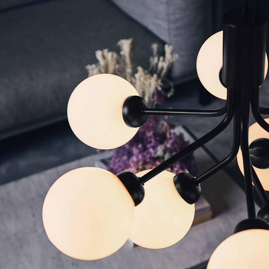 Apiales 9 Ljuskrona Satin Black/Opal White