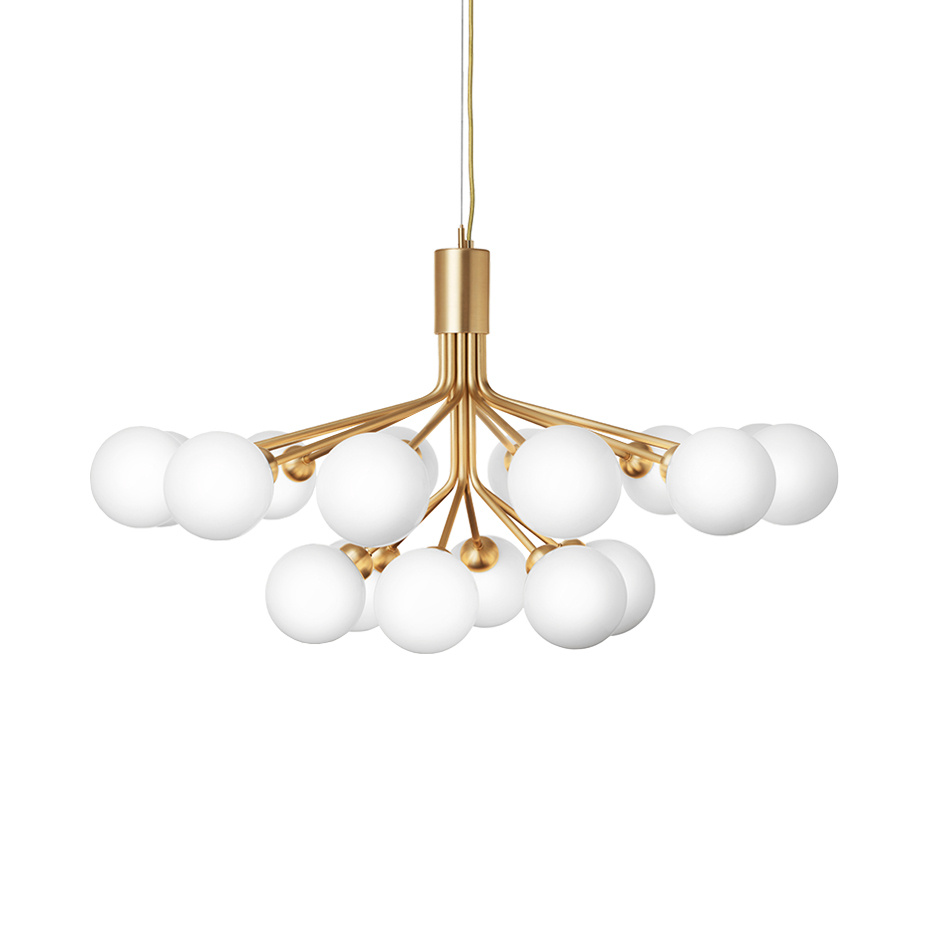 Apiales 18 Ljuskrona Brushed Brass/Opal White