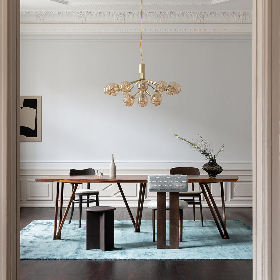 Apiales 18 Ljuskrona Brushed Brass/Optic Gold