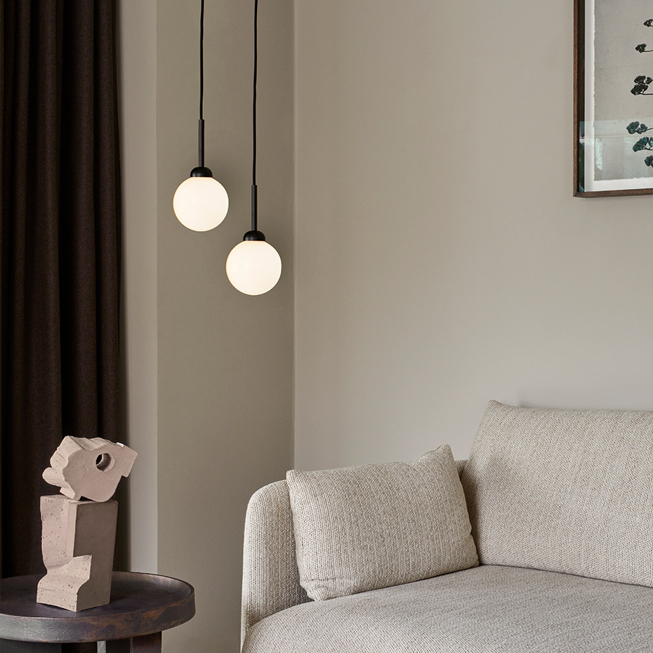 Apiales 1 Pendel Satin Black/Opal White