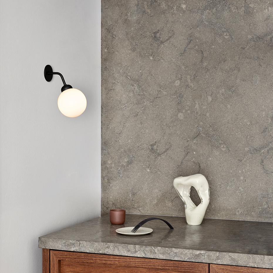 Apiales Vägglampa Satin Black/Opal White Direktmontage