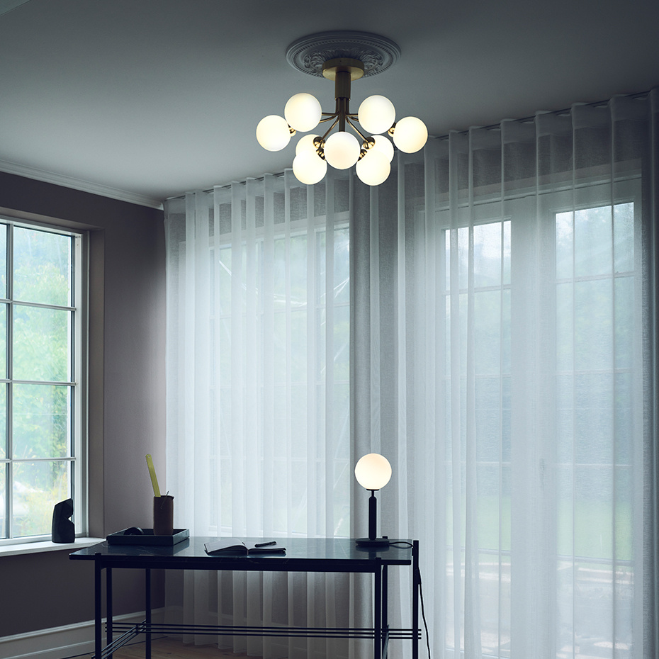 Apiales 9 Ljuskrona Tak Brushed Brass/Opal White