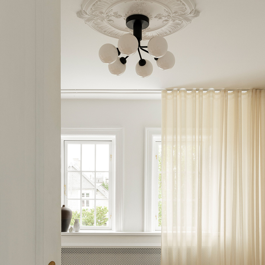 Apiales 6 Ljuskrona Tak Satin Black/Opal White