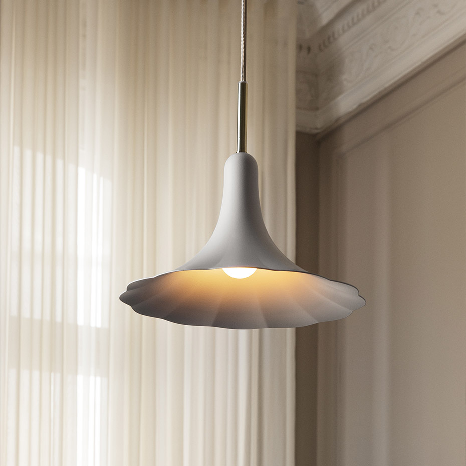 Petalii 1 Pendel Small White/Polished Brass
