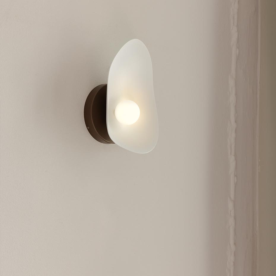Florii 1 Vägglampa Dark Bronze/White