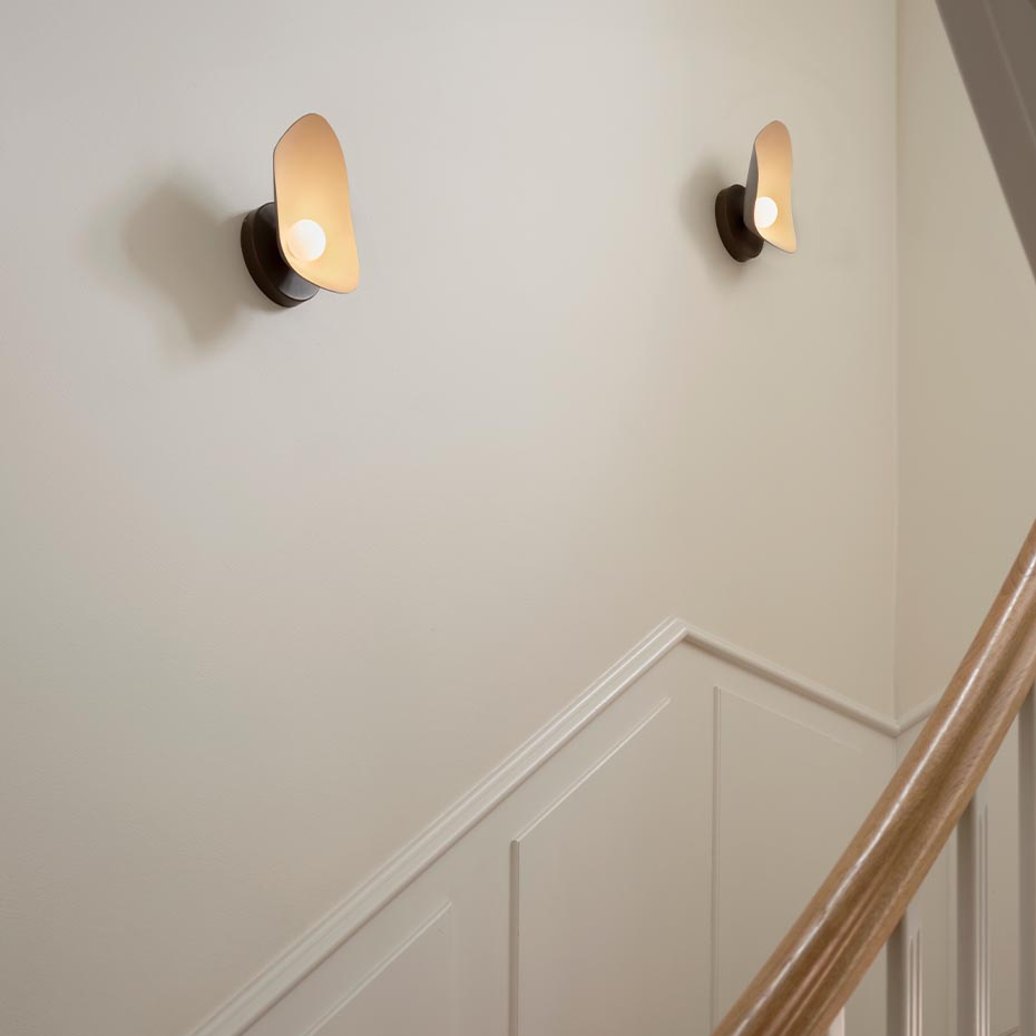 Florii 1 Vägglampa Dark Bronze/White