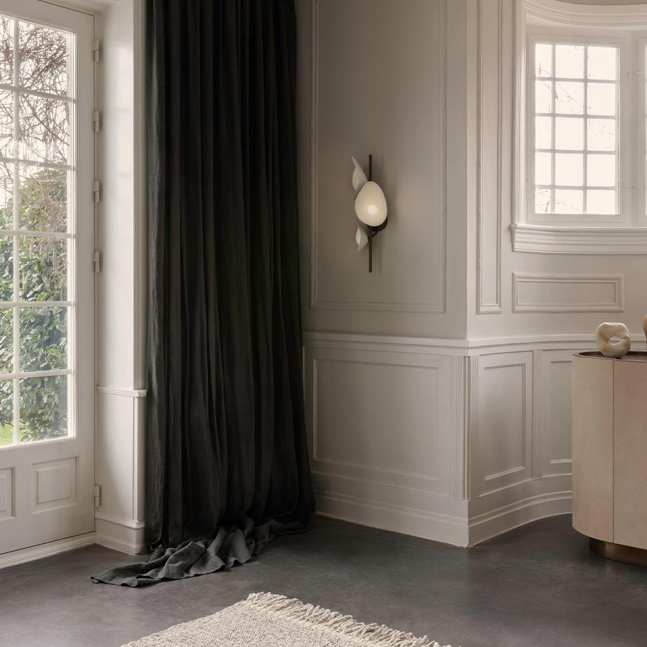 Florii 3 Vägglampa Dark Bronze/White