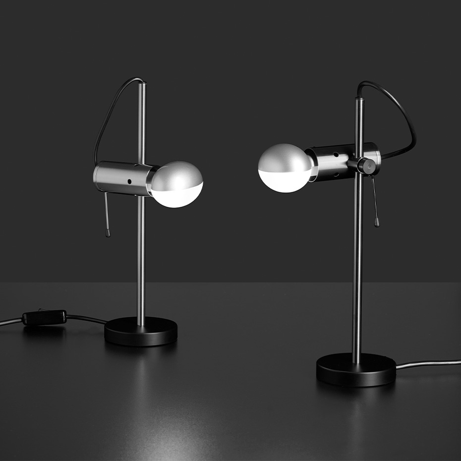 Agnoli 251 Bordslampa Satin Black Nickel