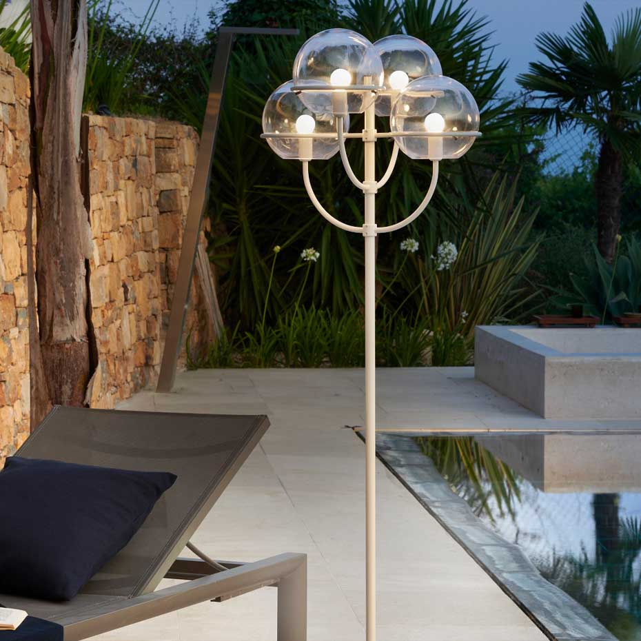 Lyndon 351 Golvlampa Lacquered Black