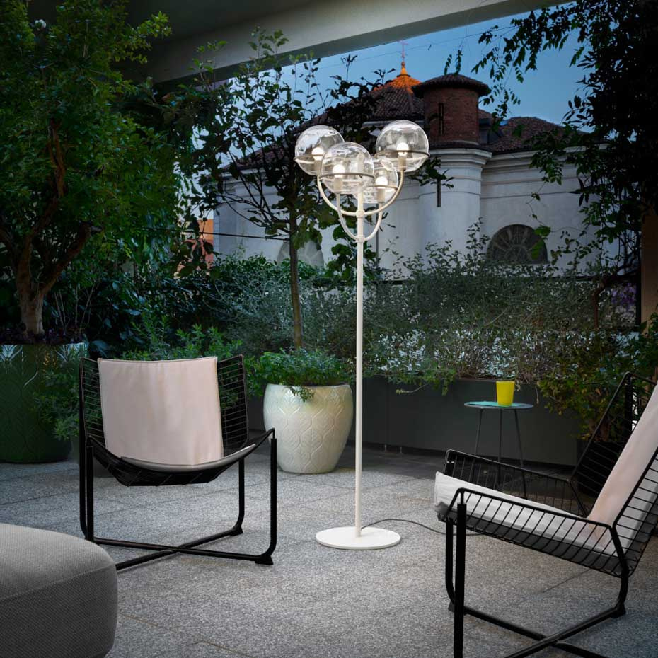 Lyndon 351 Golvlampa Lacquered Black