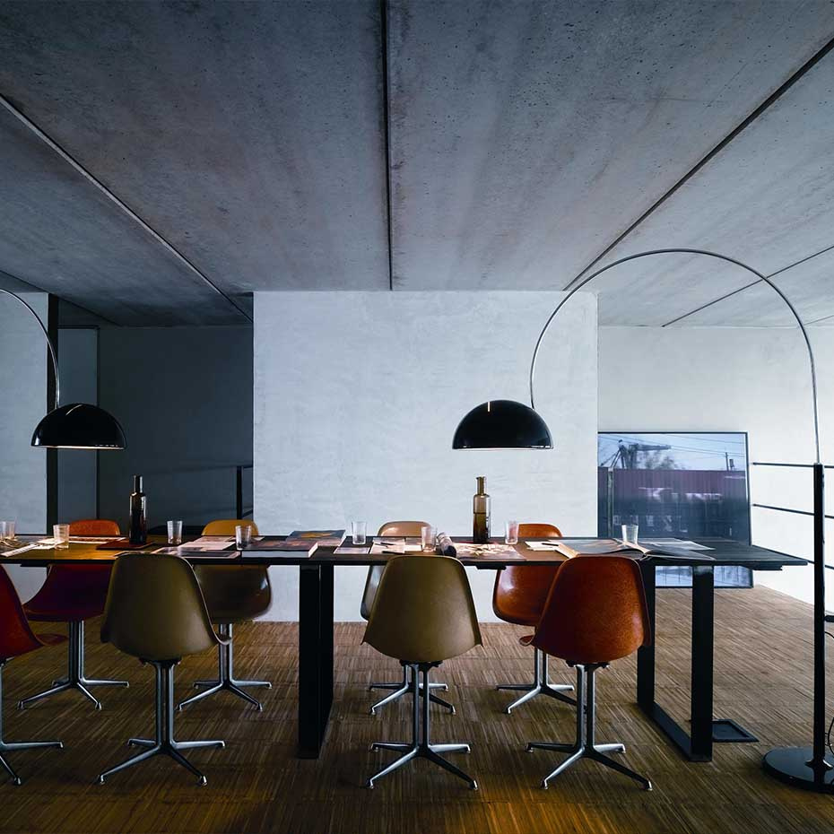 Coupé 3320/R Golvlampa Lacquered Black