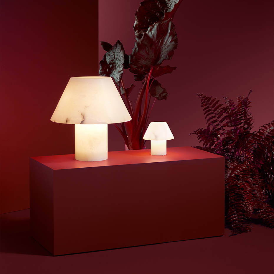 Petra M PE Bordslampa Alabaster