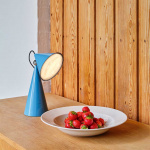 Pose Portable LED Bordslampa Baby Blue Pose Portable LED Bordslampa Baby Blue