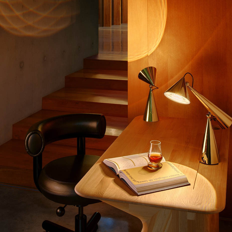 Pose Portable LED Bordslampa Gold