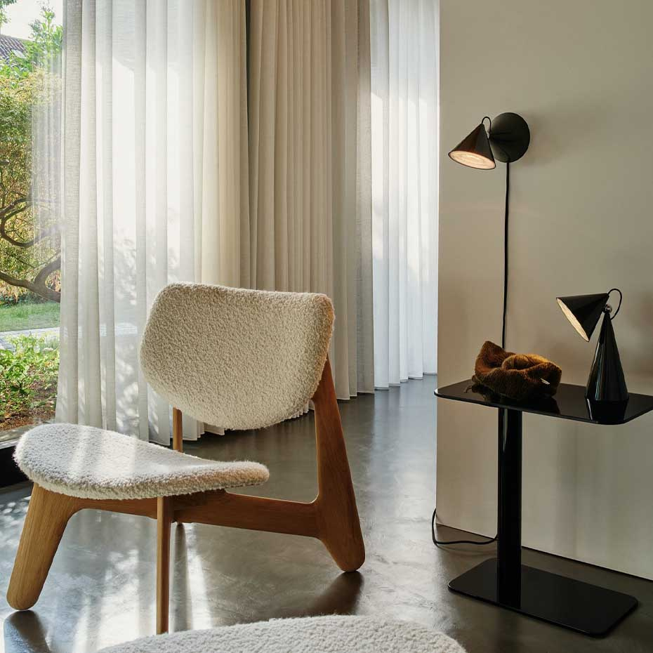 Pose Surface LED Vägglampa Silver