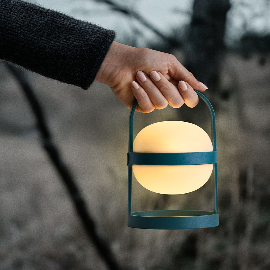 Soft Spot Solar Circular Bordslampa H18,5cm Forest Green