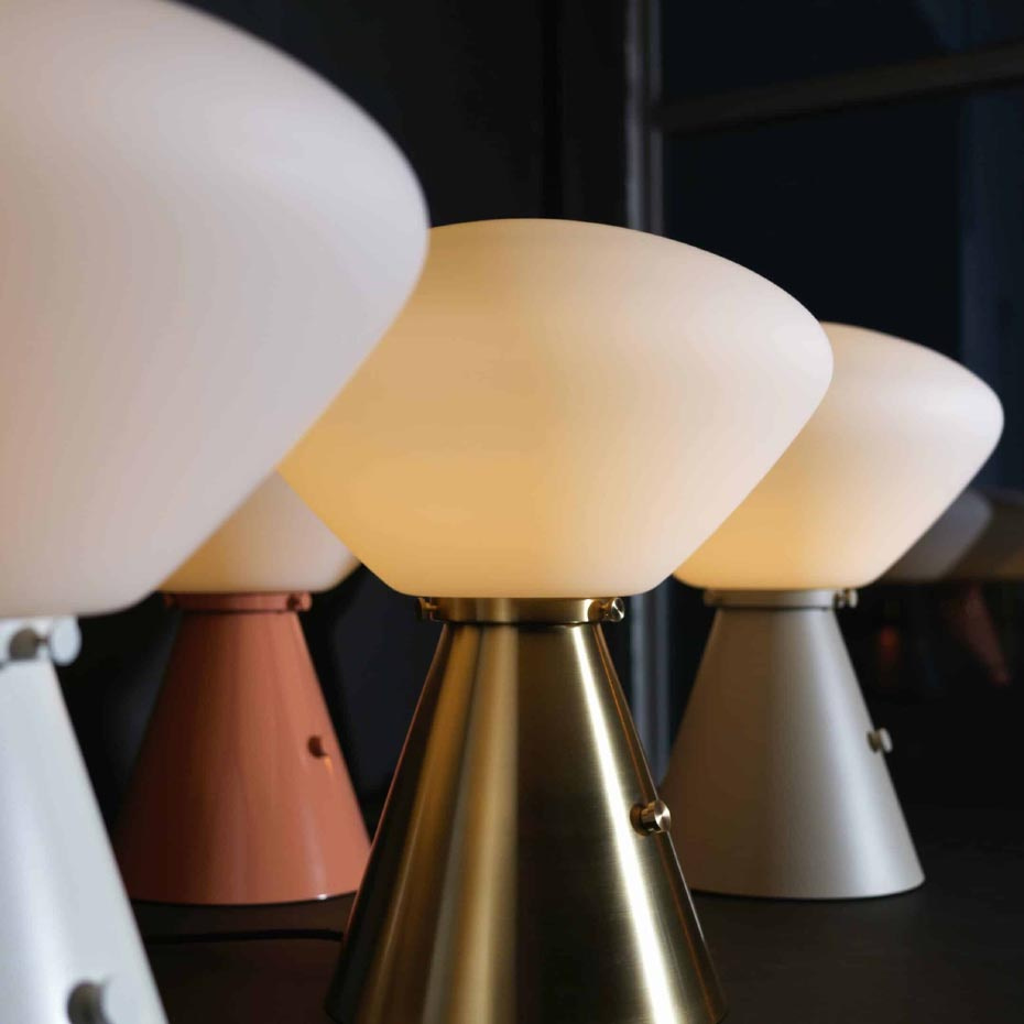 Ottilia Bordslampa Brass/Opal Glass