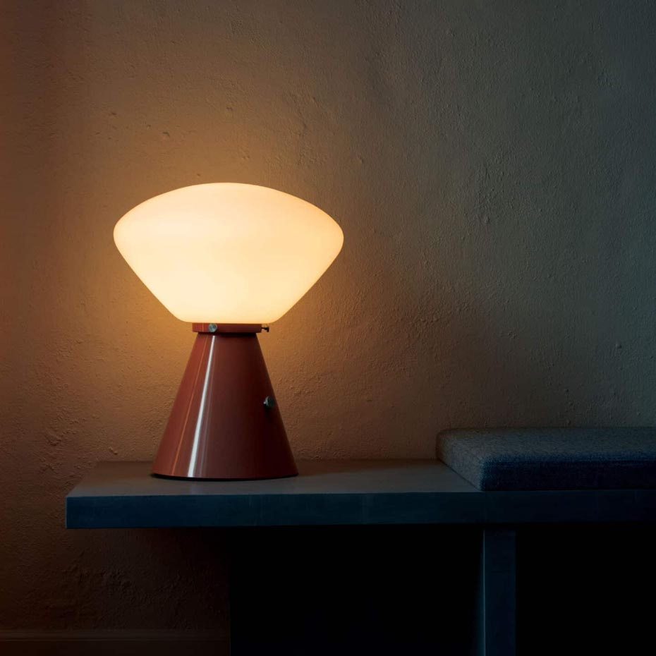 Ottilia Bordslampa Clay Grey/Opal Glass