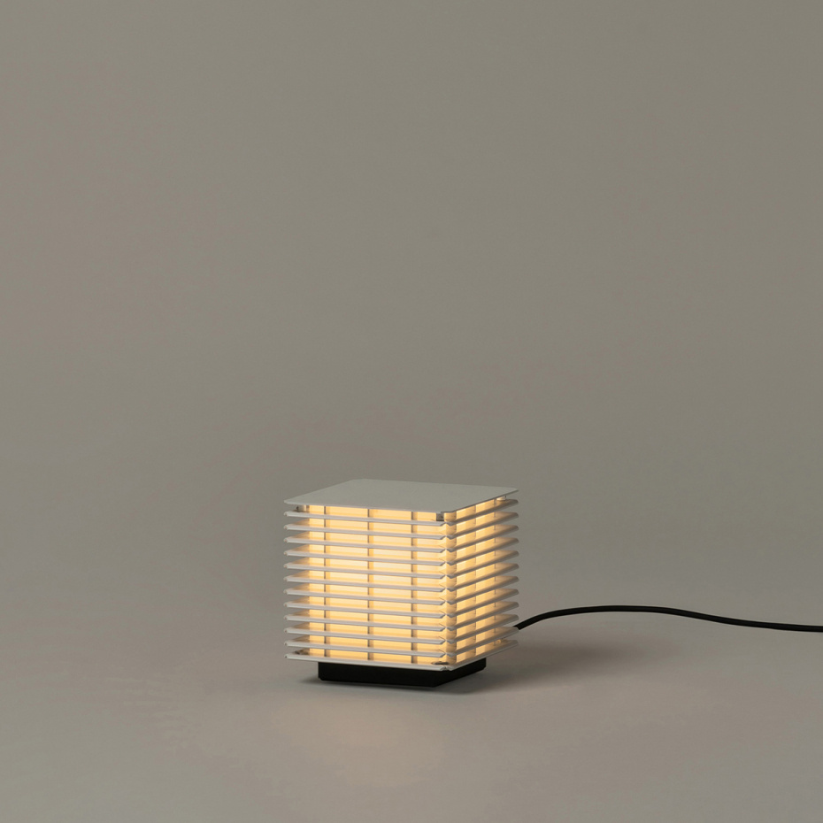Shiro 17 Interior Bordslampa Matt White Grey
