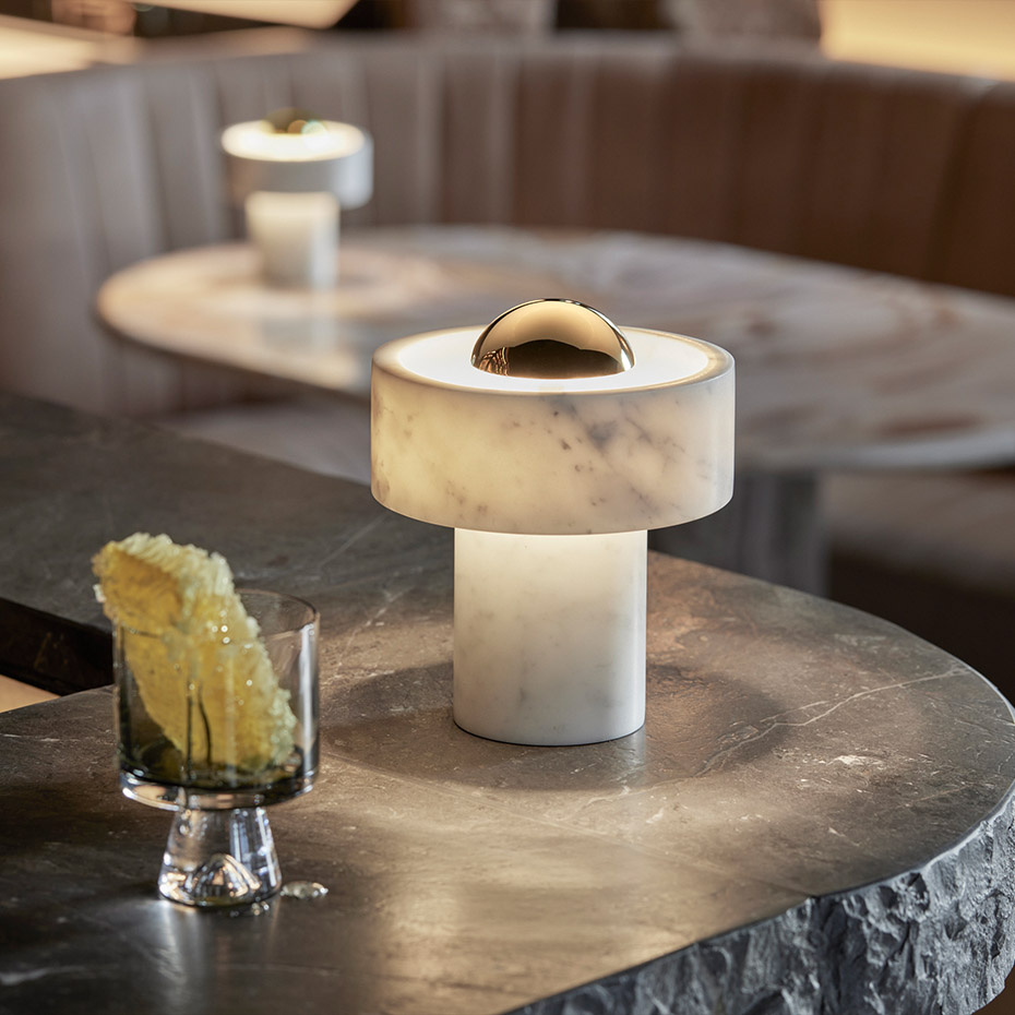 Stone Portable LED Bordslampa Gold