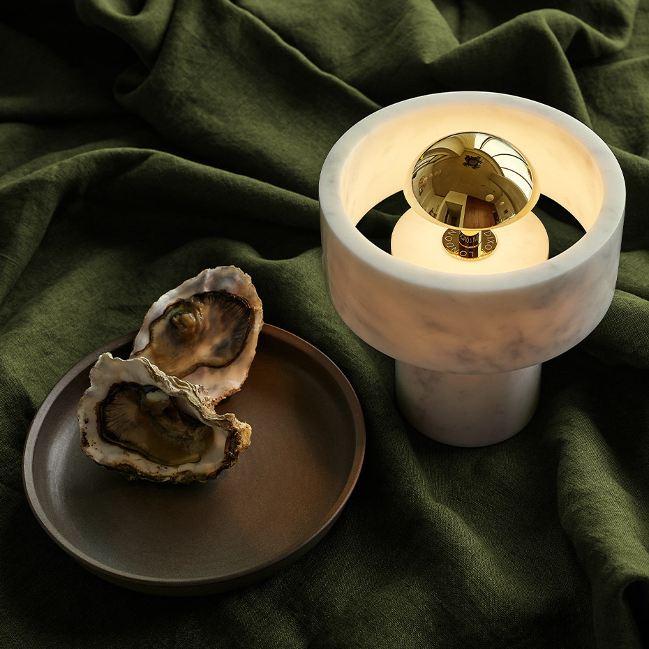 Stone Portable LED Bordslampa Gold