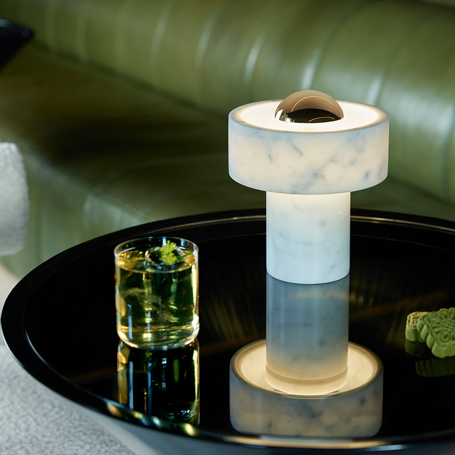 Stone Portable LED Bordslampa Gold