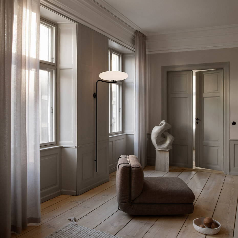 Model 2065 Vägglampa Black/White