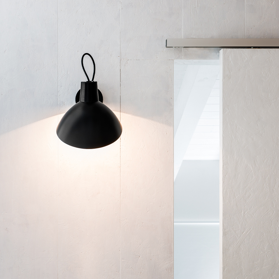 VV Cinquanta Vägglampa Black/Red