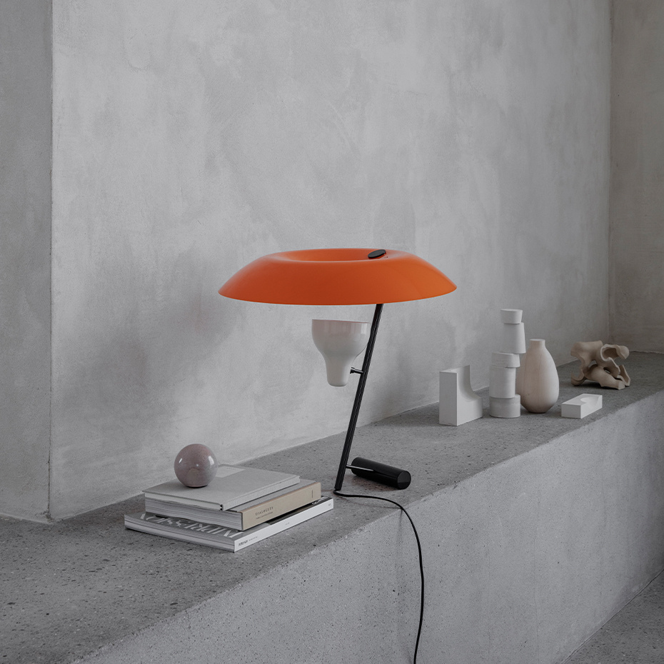 Model 548 Bordslampa Dark Burnished Brass/Orange