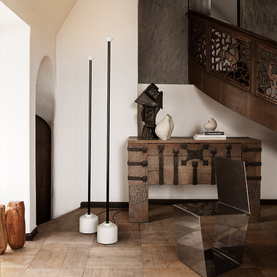 Model 1095-2 Golvlampa 185cm Black/White