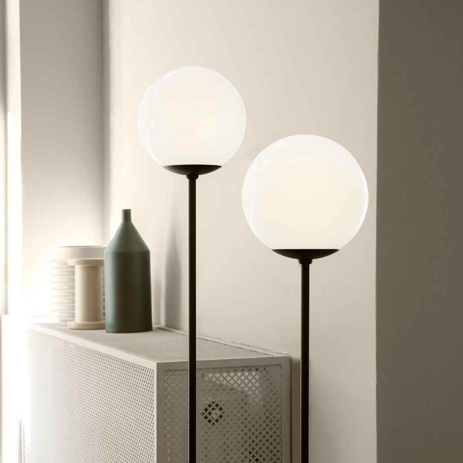 Model 1081 Golvlampa 182cm Opal Glass/Black